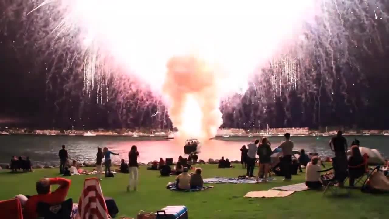San Diego's Big Bay Boom fireworks all exploding at once in 2012