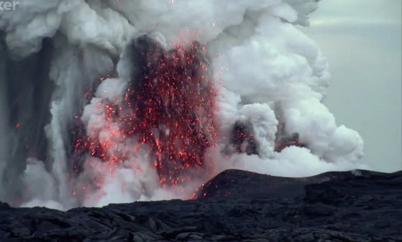 Lava fountain and ash plume from a flood-basalt style eruption