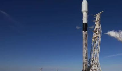 A Falcon 9 standing on the pad before the SSO-A launch.